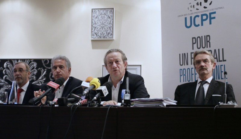 الأندية الفرنسية تهدد بالإضراب بسبب ضريبة الـ75 في المئة