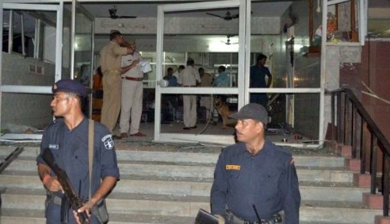 مقتل 15 شخصا وإصابة 50 آخرين في تفجيرين في مدينة حيدر آباد الهندية