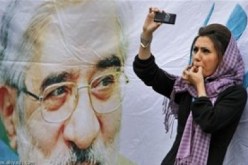 اعتقال مؤيدي موسوي في ايران بعد رفعهم صوراً له