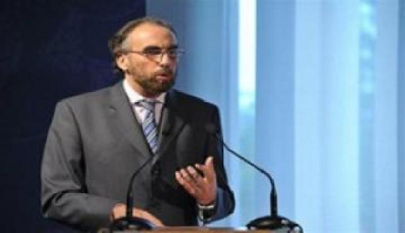 الأستاذ مصطفى شريف يتسلم جائزة السلام 2013 من المؤسسة الايطالية دوتشي