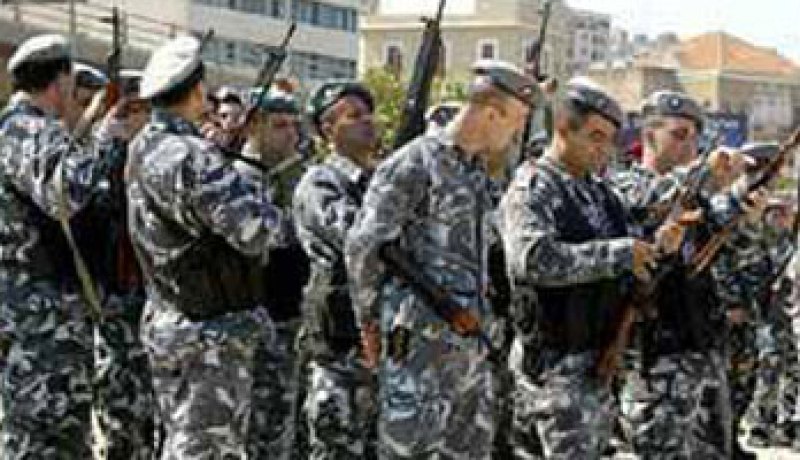 سفارة السعودية لدى لبنان تتسلم سعوديا بعد تحريره من خاطفيه