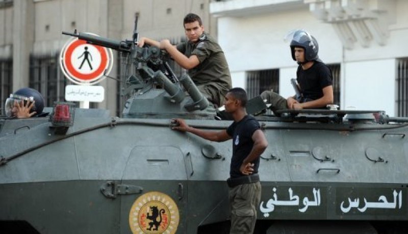 الجيش التونسي يطارد مجموعتين مسلحتين قرب حدود الجزائر