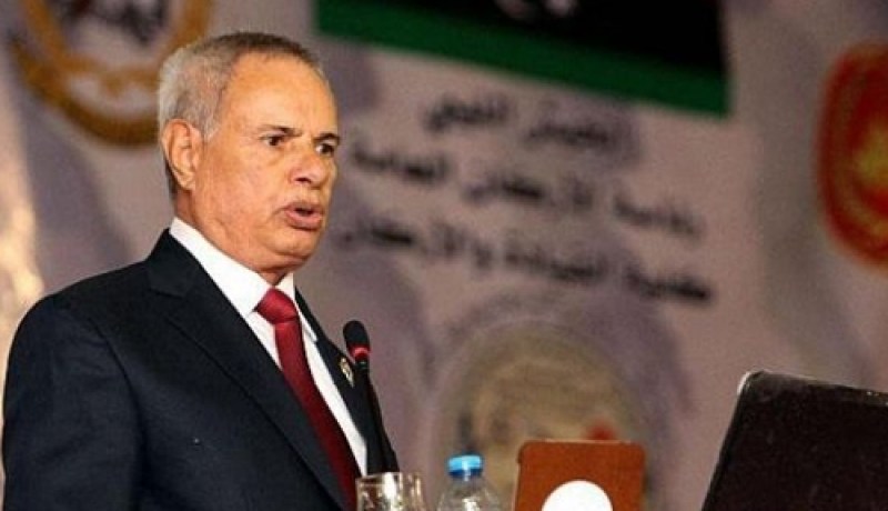 قادة الجيش الليبى يطالبون الحكومة بعدم قبول استقالة وزير الدفاع