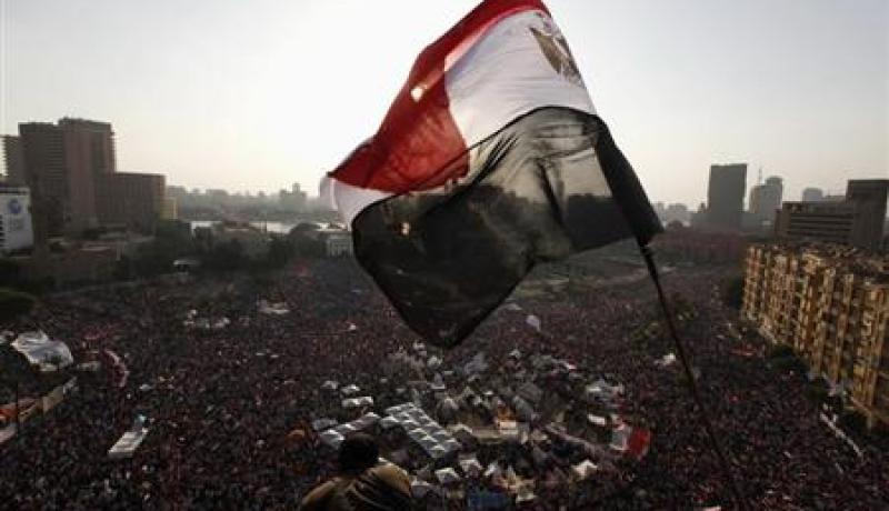 المصريون يتدفقون إلى الشوارع لمطالبة مرسي بالتنحي