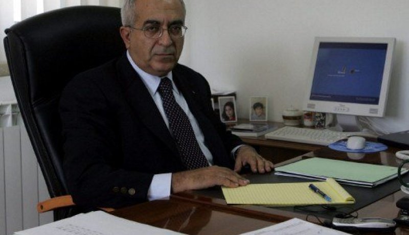 نقل سلام فياض إلى المستشفى بعد تعرضه إلى وعكة صحية