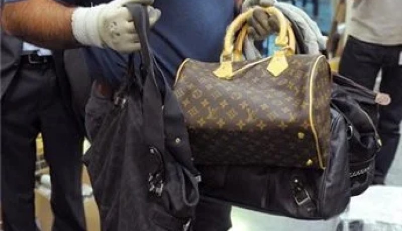 دراسة: الحقائب النسائية تحتوي على جراثيم أكثر من الحمامات