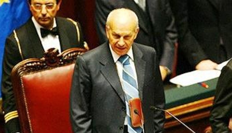 زعيم الشيوعية في إيطاليا يعلن وفاة اليسار ببلاده