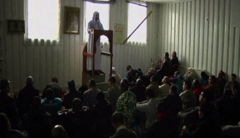 إمام مسجد في بلجيكا يدعو السلطات إلى منع الشباب من الذهاب للقتال في سورية