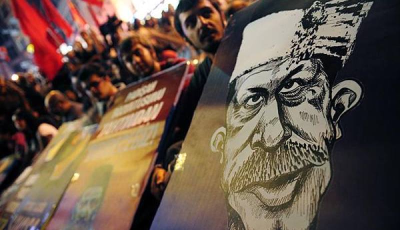 الحزب الحاكم في تركيا يأمر المحتجين بمغادرة حديقة في اسطنبول