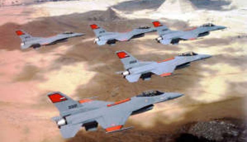 الولايات المتحدة تسلم مصر 4 مقاتلات من طراز “اف 16”