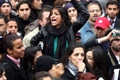 مسيرة فى رام الله تطالب بوقف المفاوضات وتدعو لـ المقاومة الشعبية