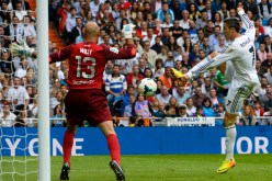 ريال مدريد يعبر ملقا بثنائية بيضاء