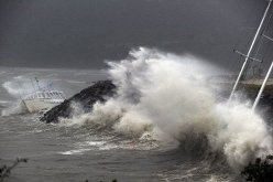 غرق مركب غرب ميانمار على متنه 100 من مسلمي الروهينغيا
