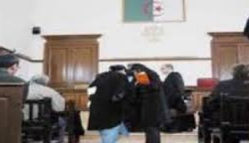 إحالة إطارين بالصندوق الوطني للتوفير والاحتياط على النيابة بتهمة إختلاس أموال عمومية