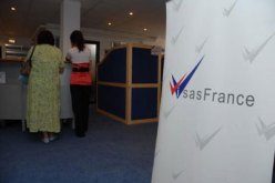 إضراب موظفين في قنصليات فرنسا بالجزائر عن العمل ضد تدني الأجور