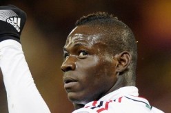 بالوتيلي يكشف حقيقة حرق منزله وضرب مشجع يونايتد