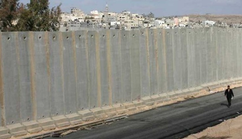 تركيا تبني جدارا على الحدود مع سوريا
