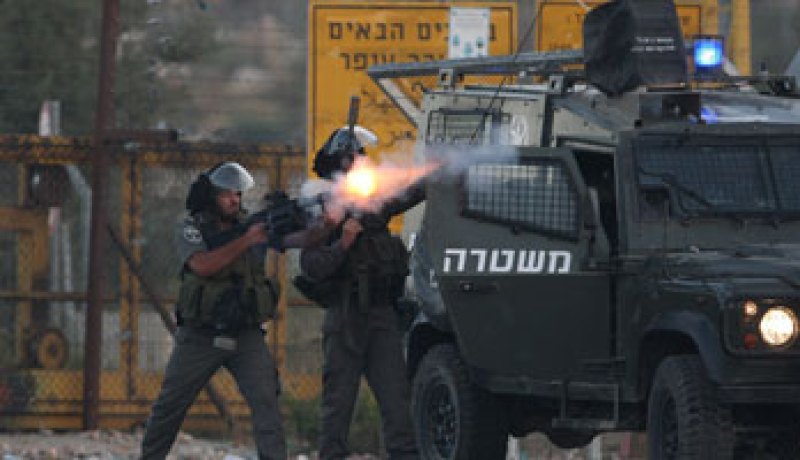 الجيش الإسرائيلى يحتجز طفلا فلسطينيا عمره خمس سنوات