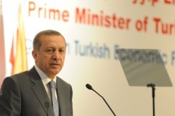 أردوغان يتهم المحتجين باتباع أساليب “الحرق والتدمير”