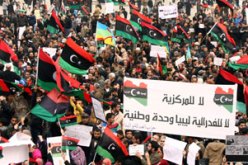 العشرات يقتحمون مقر “البرلمان” الليبى