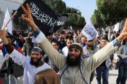 “سلفيون” يغلقون الإدارات العامة والمدارس في مدن شمال غرب تونس