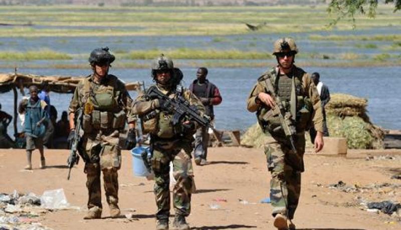 هولاند: فرنسا ستبدأ بسحب جنودها نهاية أفريل المقبل من مالي