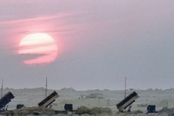 صورة ترصد توجيه السعودية لصواريخها “الباليستية” صوب إسرائيل وإيران من احدى قواعدها السرية في الصحراء