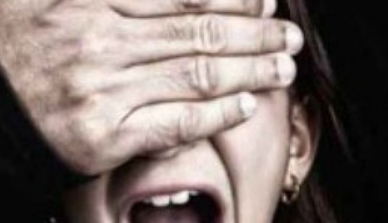 صيدلي يغتصب طفلة بمكة ويفر هارباً