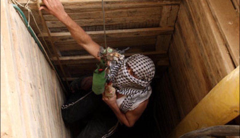 مصر تضخ مياه الصرف الصحي في انفاق غزة