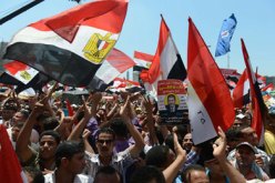 حجز 4 مصريين بتهمة إثارة الشعب أمام منزل رئيس الجمهورية