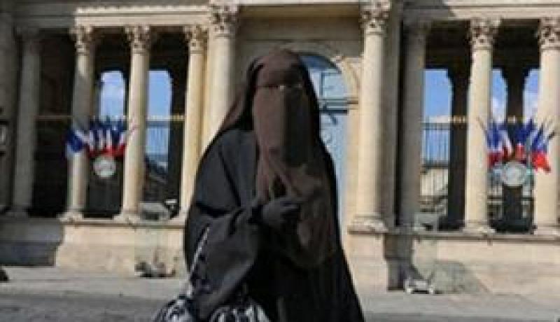 تقرير اميركي ينتقد “العلمانية الشديدة العدوانية” في فرنسا
