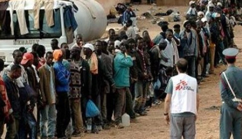 ليبيا ترحّل 144 من المهاجرين الأفارقة غير الشرعيين