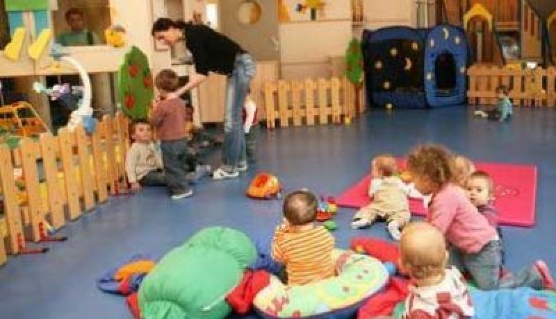 القضاء الفرنسي يلغي قرار فصل موظفة في حضانة خاصة لأنها محجبة