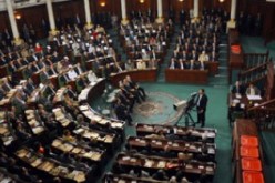 النواب الإسلاميون يطالبون باستئناف أعمال البرلمان التونسى حالا