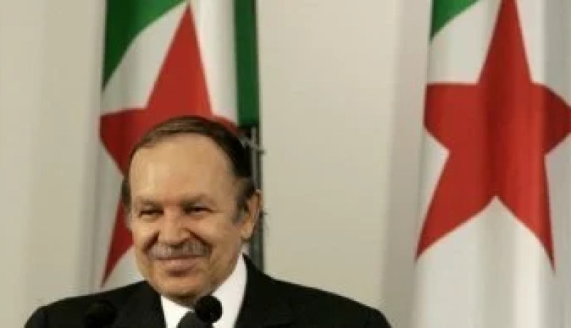 الرئيس بوتفليقة يبعث ببرقيات تهنئة بحلول عيد الأضحى لملوك ورؤساء الدول العربية و الإسلامية