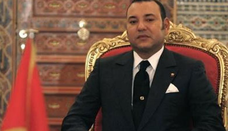 ملك المغرب يعين وزراء جددا لإنهاء الجمود السياسي