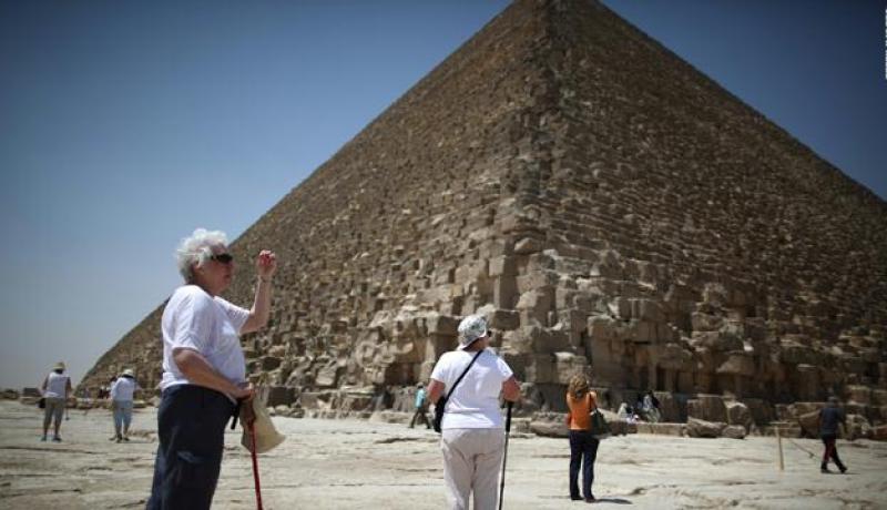 مصر تنفي قبول عرض خليجي لبيع آثارها