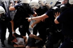 محاكمة اربعة رجال شرطة اتراك بتهمة قتل متظاهر