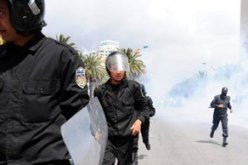 اندلاع مواجهات بين رجال الامن وعاطلين عن العمل في تونس
