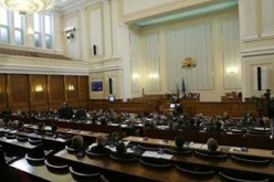 برلمانية بلغارية: يجب طرد سفيرى فرنسا وألمانيا