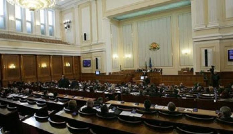 برلمانية بلغارية: يجب طرد سفيرى فرنسا وألمانيا