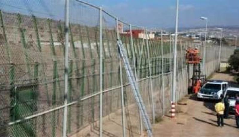 تعزيز الحدود بين اسبانيا والمغرب في مليلية بالاسلاك الشائكة