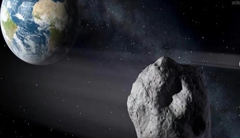 تفتت نيزك بانفجار قوته 5 أطنان من التروتيل إثر ارتطامه بالقمر