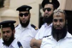 حكم قضائي نهائي يمكن رجال الشرطة بمصر من الحق في إطلاق لحاهم