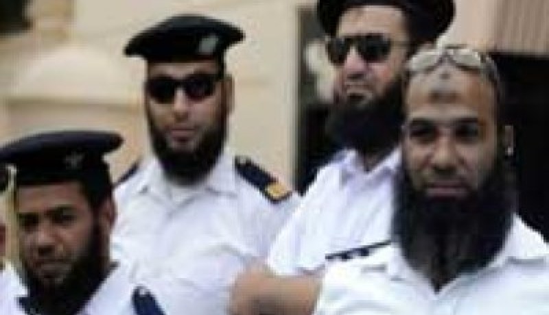 حكم قضائي نهائي يمكن رجال الشرطة بمصر من الحق في إطلاق لحاهم