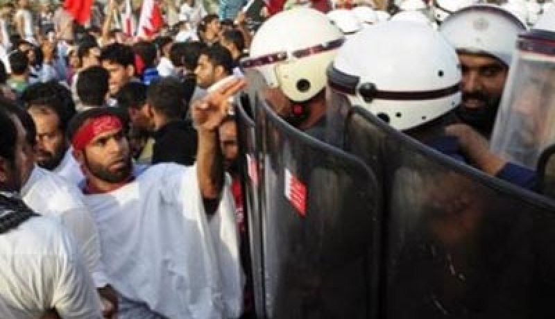 آلاف الشيعة ينددون بحكام السعودية خلال جنازة شيعي قتل برصاص الشرطة