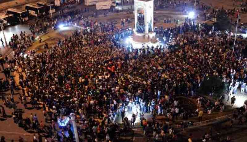محكمة تركية توقف مشروع تطوير ميدان تقسيم