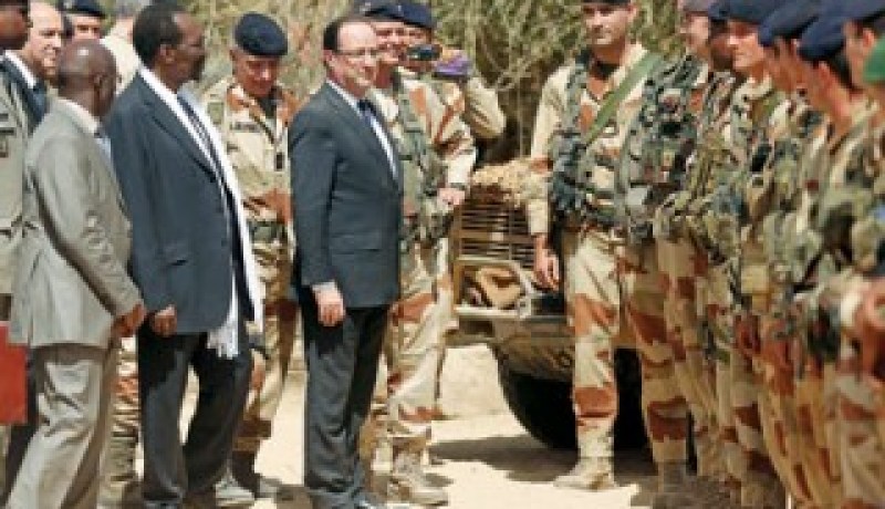 فرنسا تطلب من “مجلس الأمن” اعداد قوة سلام في مالي