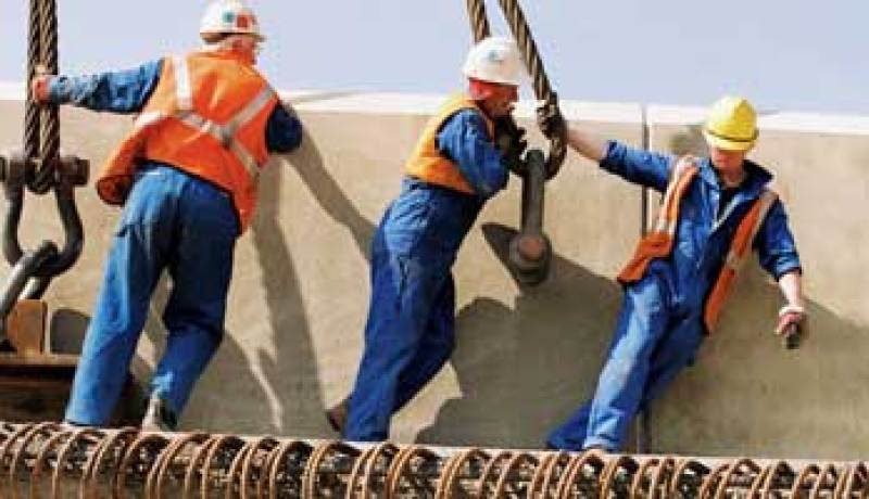 شركة هولندية أجرت رافعات لبناء الجدار الفاصل فى إسرائيل