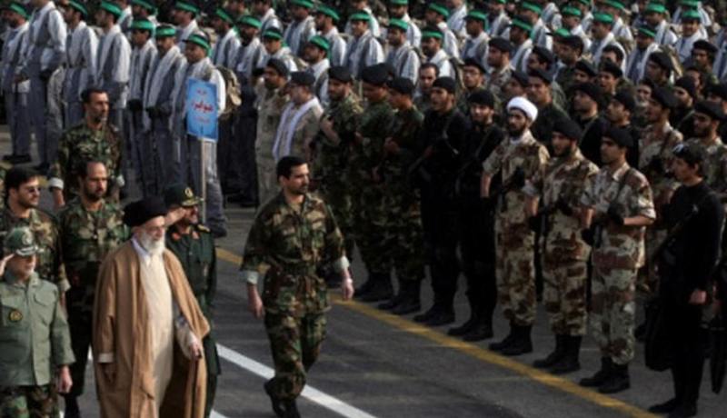 الحرس الثوري الإيراني يسقط طائرة من دون طيار دخلت منطقة المناورات